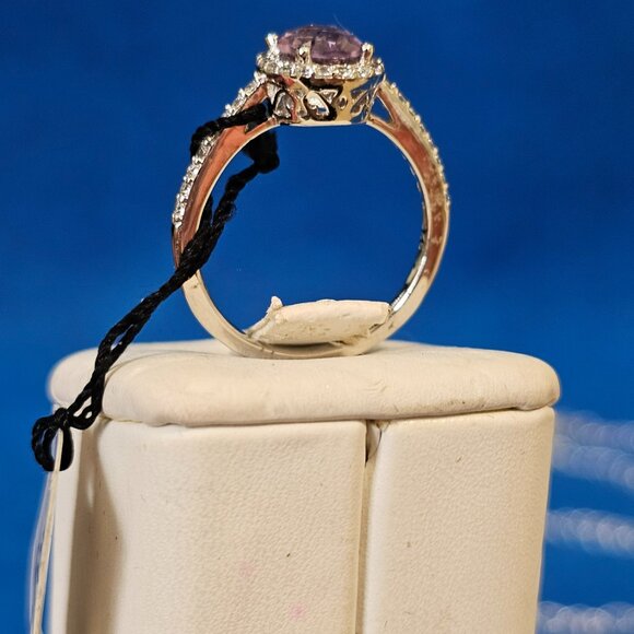 Ring - Picture 3 of 5